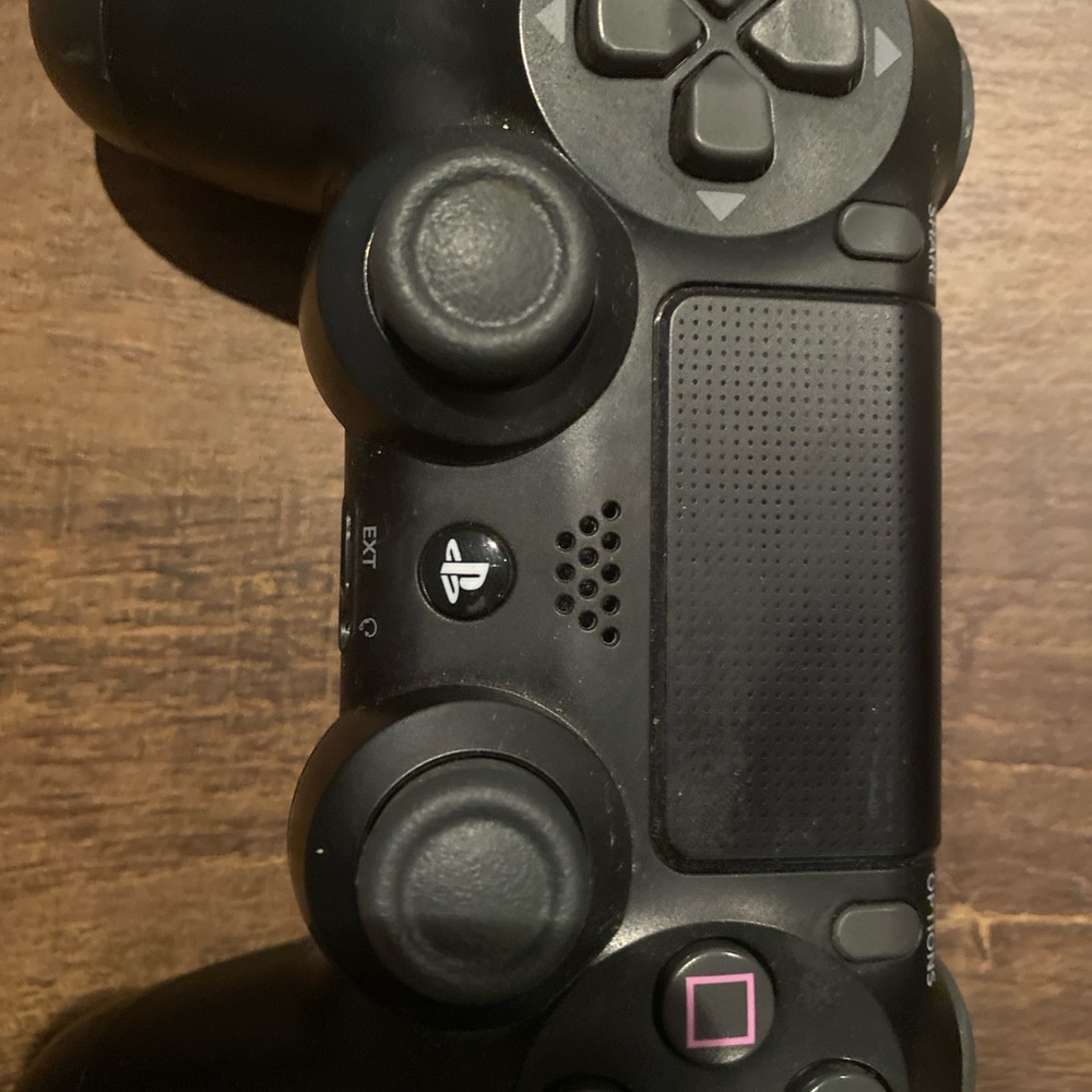 PS4 Wireless Controller - Picture 3 of 4